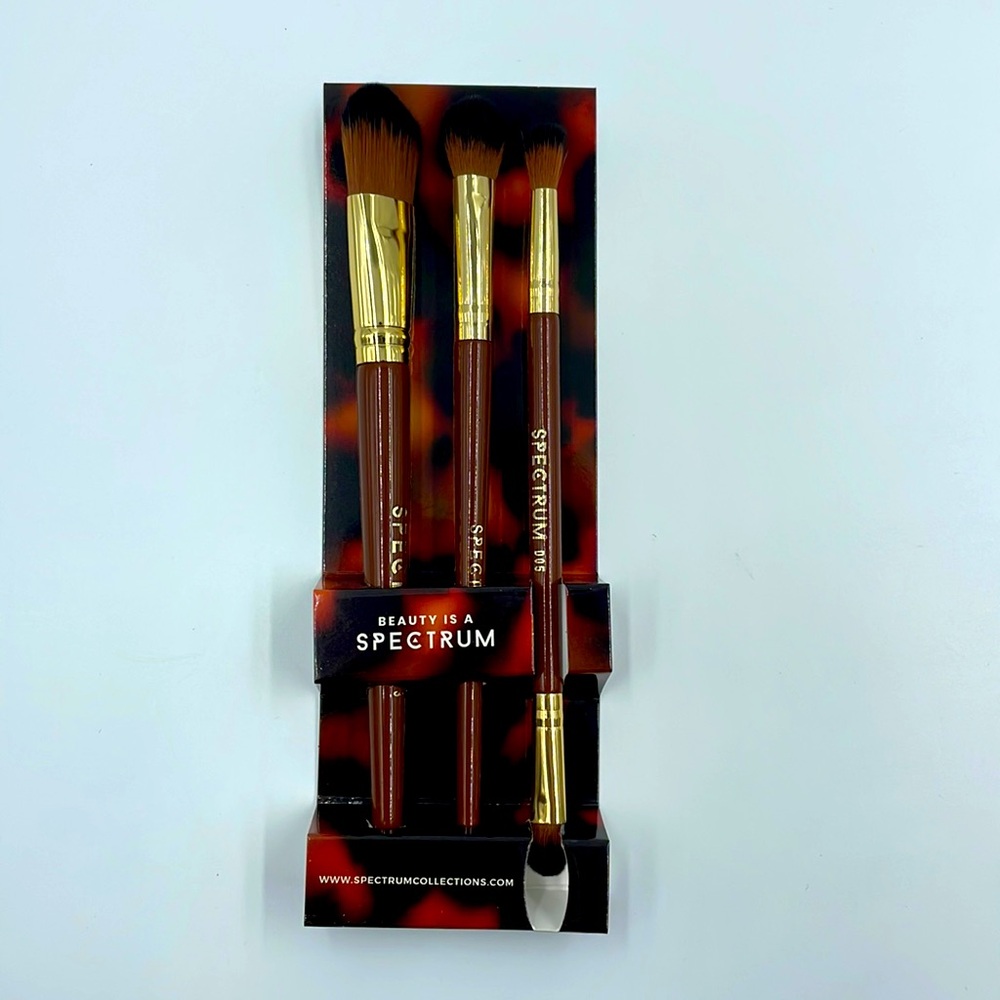 Spectrum Collections 3 Piece Eye and Face Makeup Brush Set (NWT)